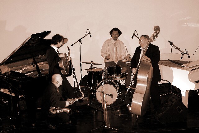 min 2006 12 15 beaune boogie 253 sepia